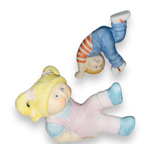 1984 Cabbage Patch Kids Porcelain figurines 
4 Figurines. 2 boys & 2 girls. - Picture 9 of 11